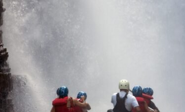 water-rafting-visit-sri-lanka-tour-packages