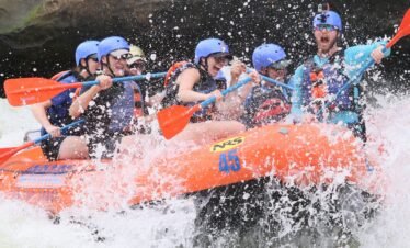 water-rafting-visit-sri-lanka-tour-packages